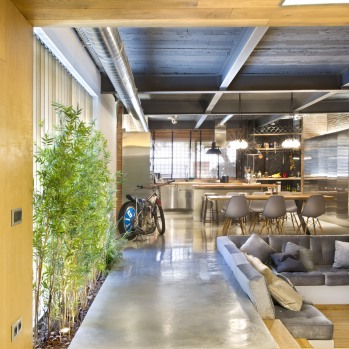 commercial-space-turned-into-a-loft-in-terrassa-009