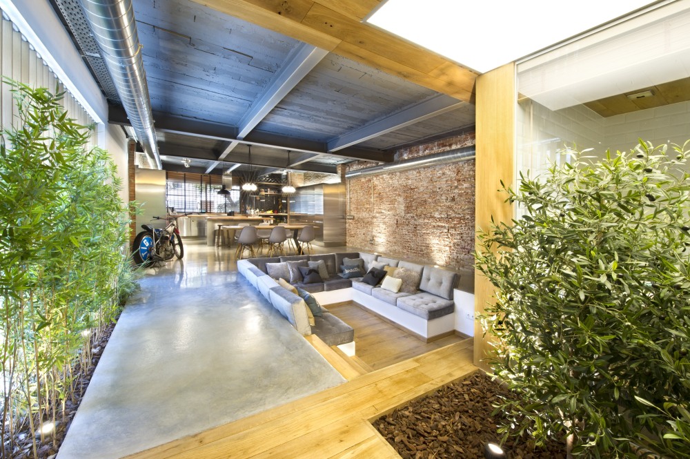 commercial-space-turned-into-a-loft-in-terrassa-010