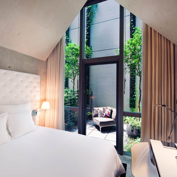 m-social-singapore-hotel-the-nicer-room