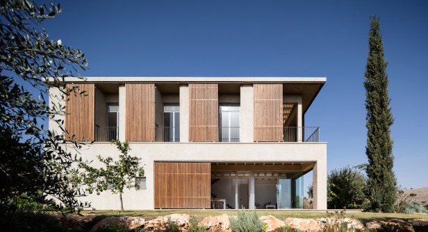 Golany-Architects_Residence-in-the-Galilee_16_Amit-Geron