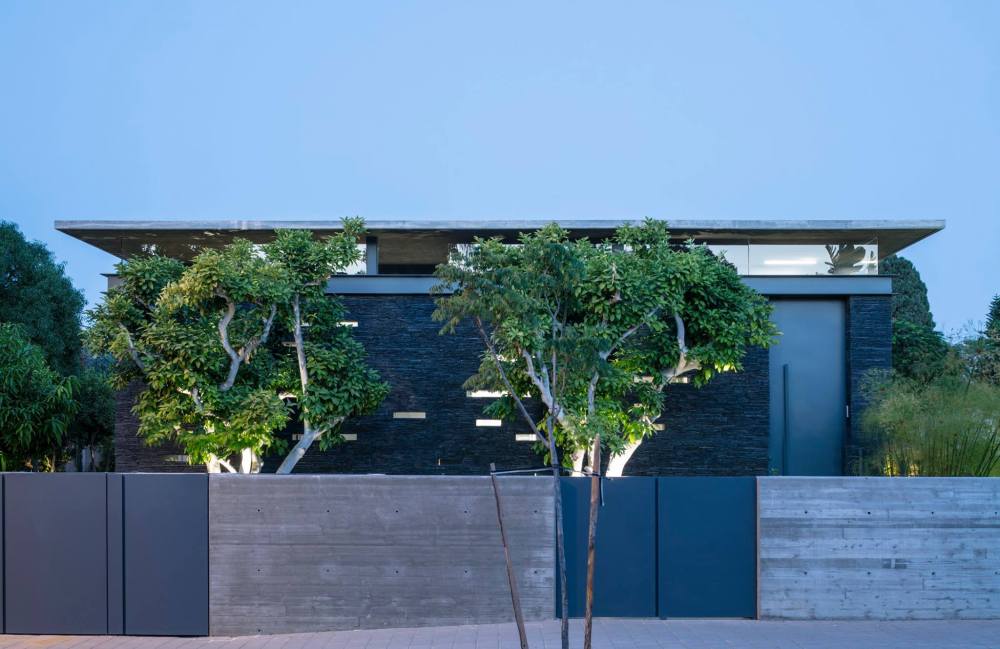 Pavilion House by Pitsou Kedem Architects 31