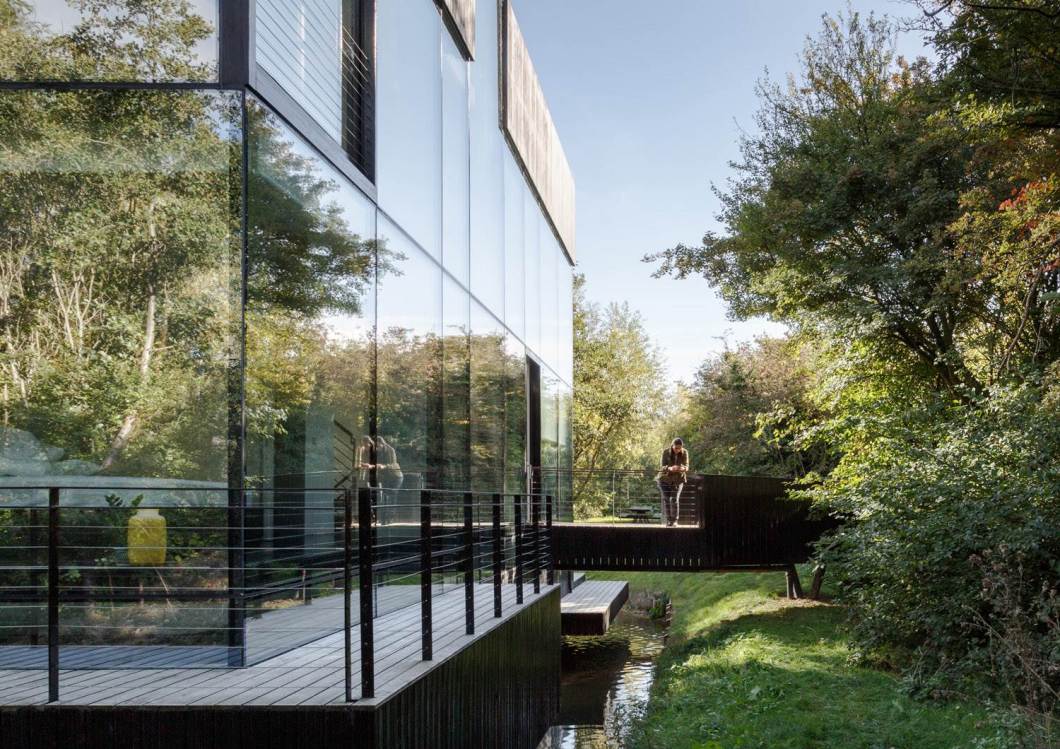 Glass Villa on the lake by Mecanoo Architects   01